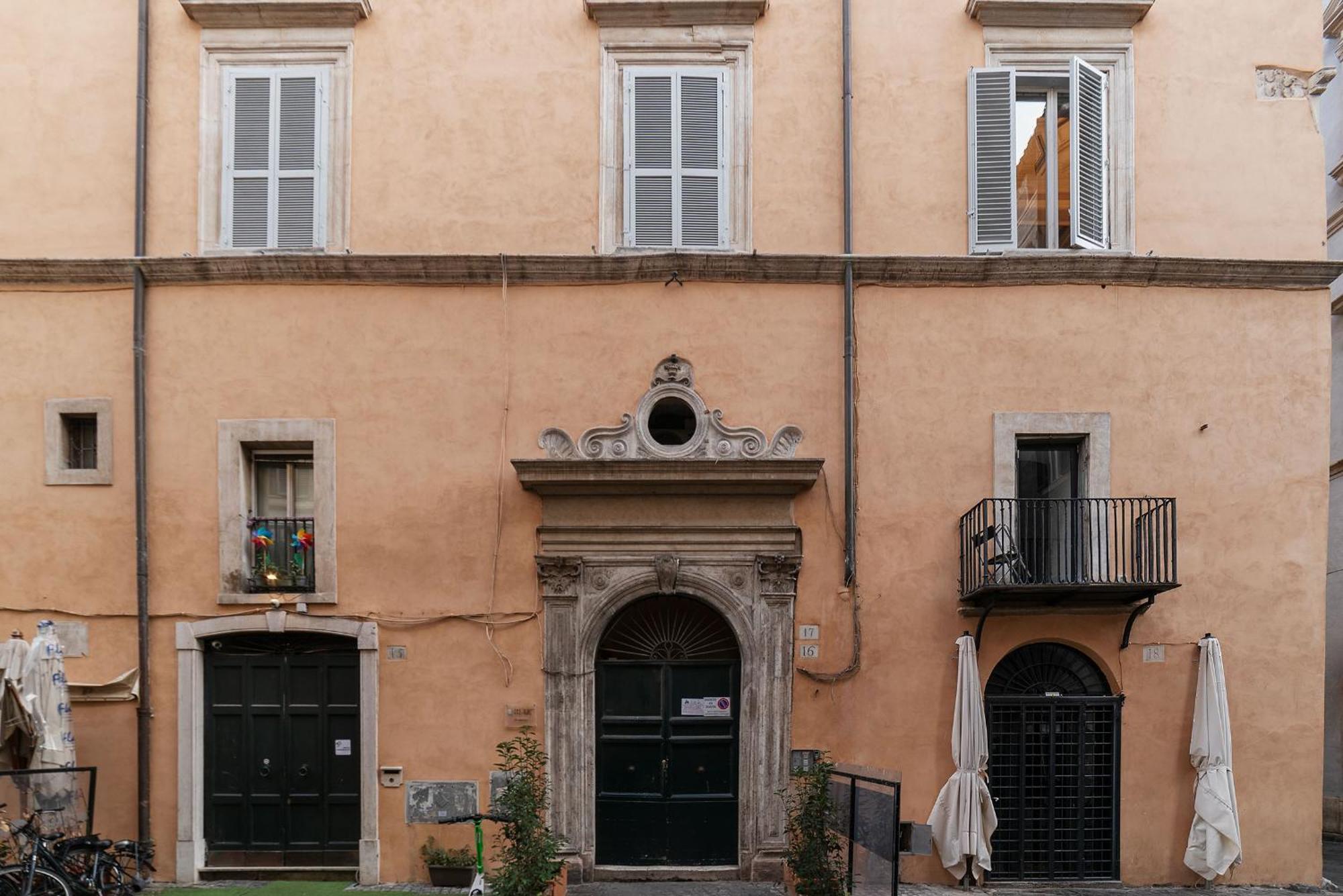 Piazza Navona Penthouse — Photos 1