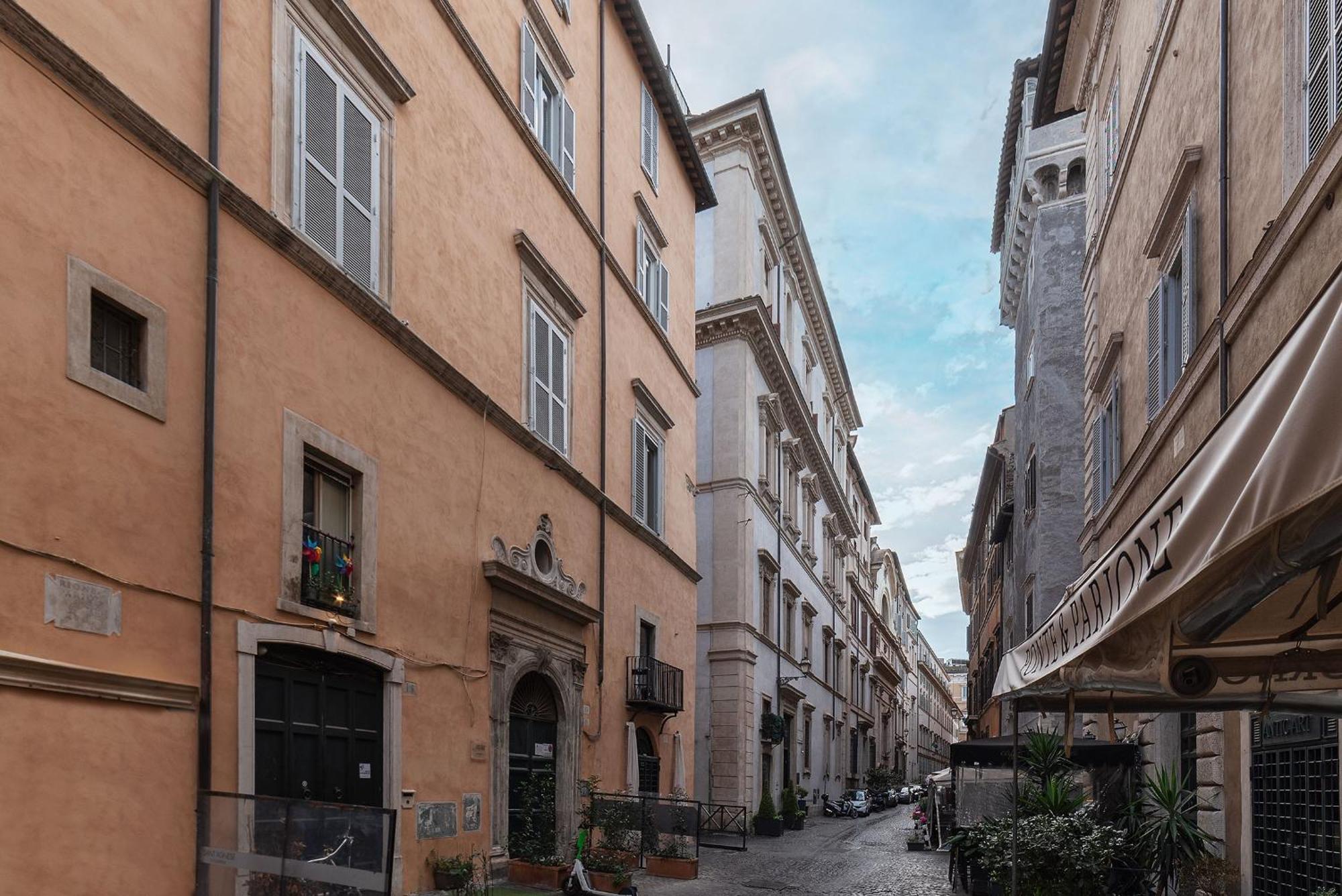 Piazza Navona Penthouse — Photos 3