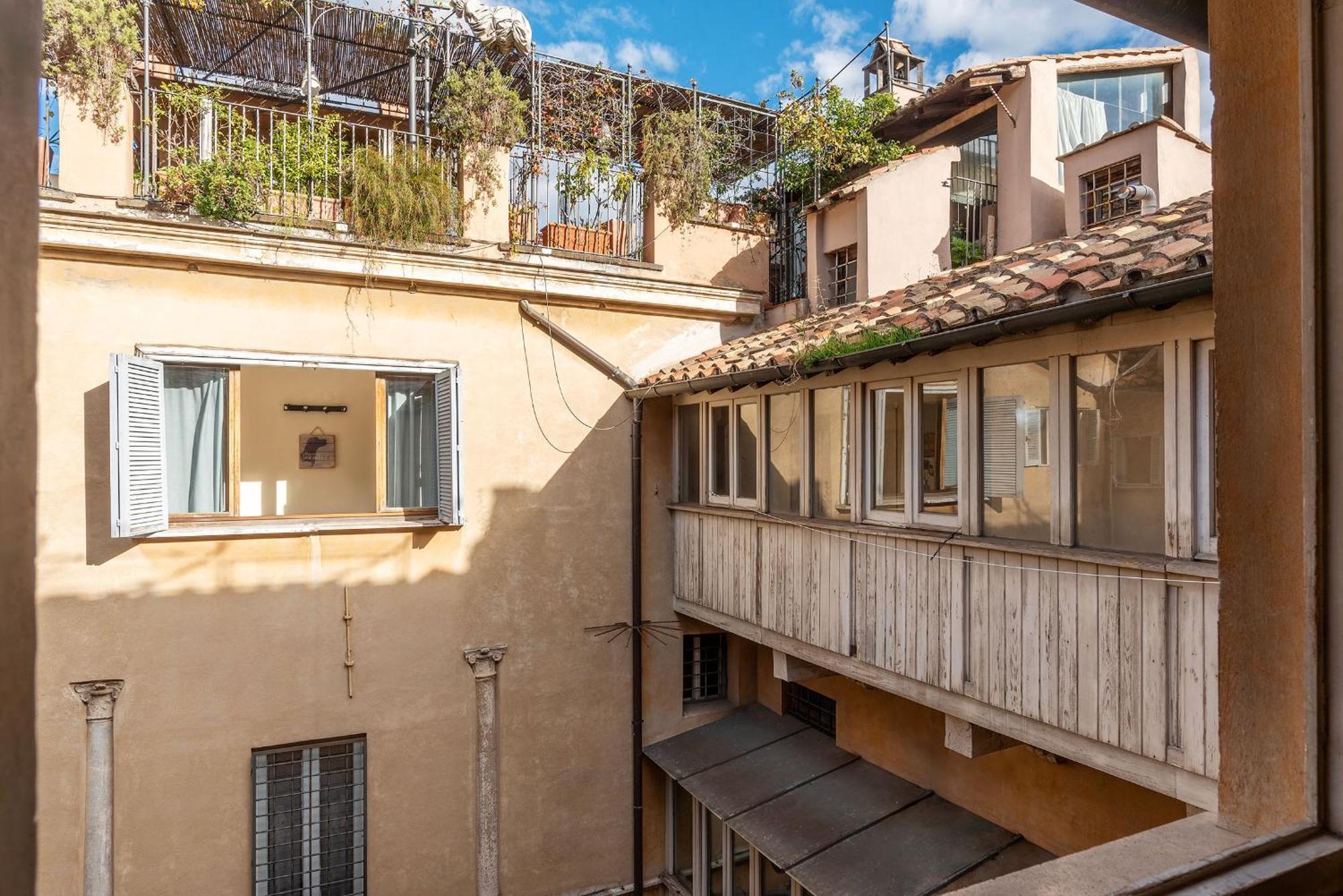 Piazza Navona Penthouse — Photos 2